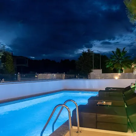 公寓式酒店 Luminous Luxury Living 4*