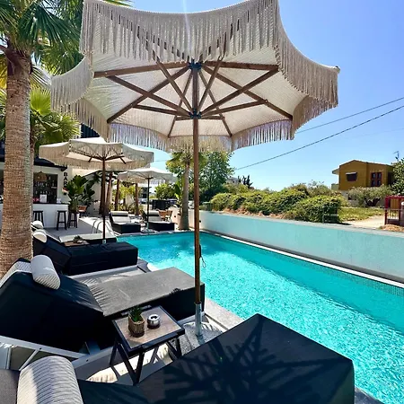 Luminous Luxury Living Apartahotel