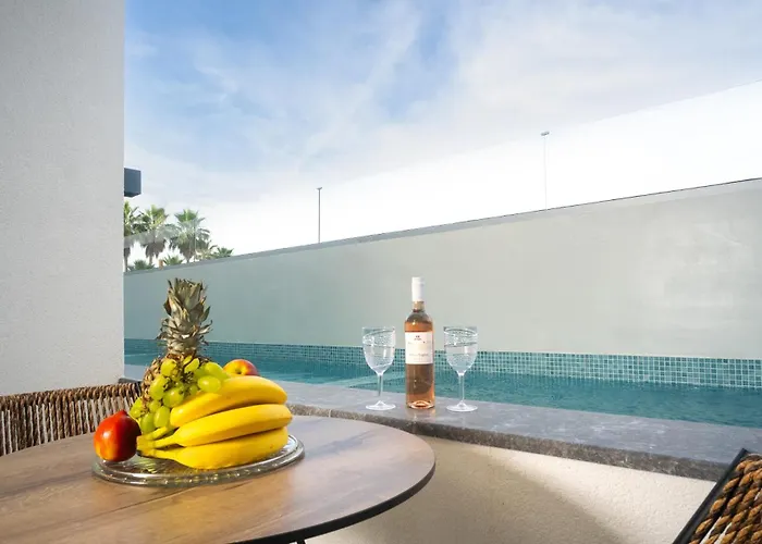 Luminous Luxury Living Lägenhetshotell 4*
