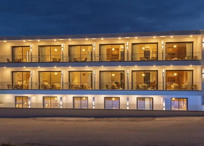 Luminous Luxury Living 4*