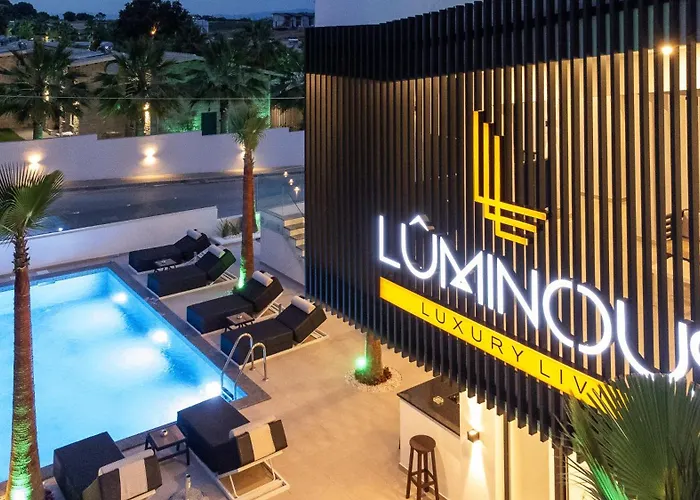 Luminous Luxury Living 4*