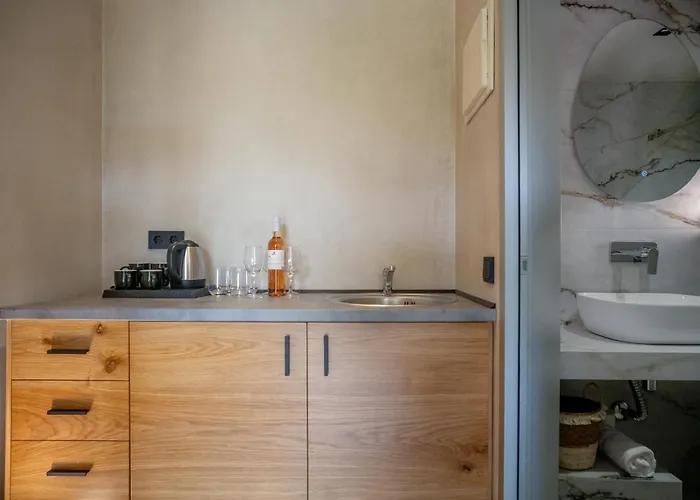 Luminous Luxury Living Apartmanhotel 4*