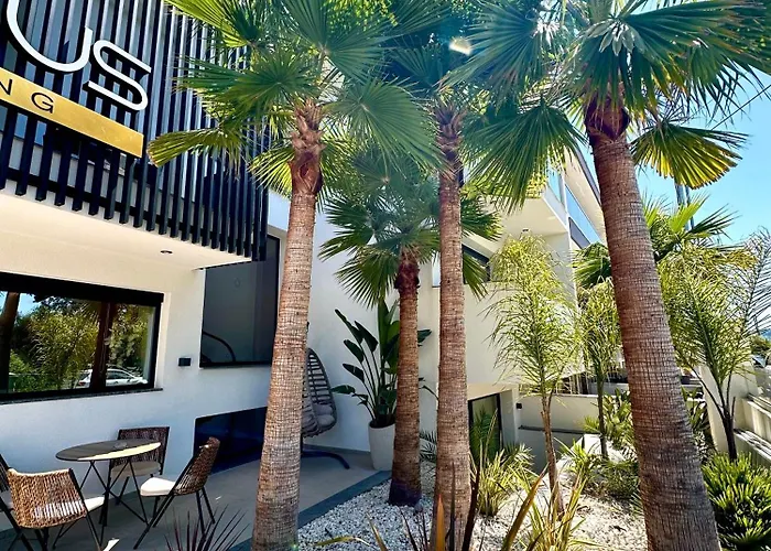 Luminous Luxury Living Lägenhetshotell 4*