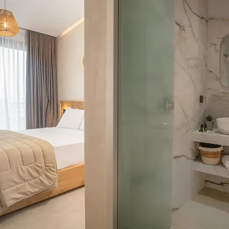 Luminous Luxury Living 4*