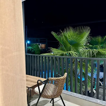 Luminous Luxury Living 4*