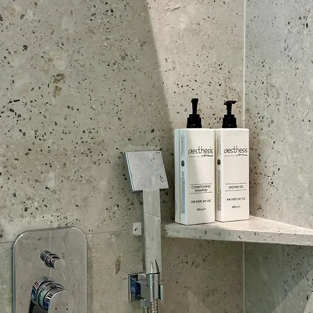 Luminous Luxury Living شقة فندقية 4*