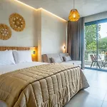 Luminous Luxury Living Apartmanhotel 4*