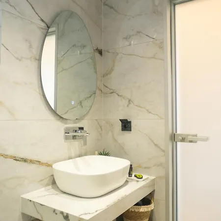 アパートホテル Luminous Luxury Living Kallithea (Chalkidiki)