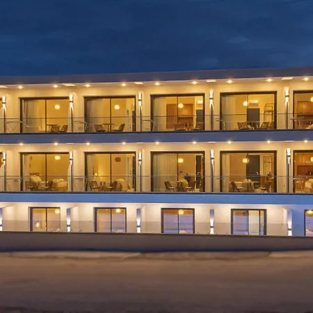 Luminous Luxury Living 4*