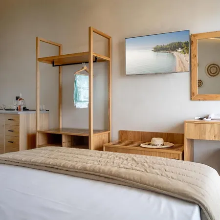 Luminous Luxury Living Apart-hotel