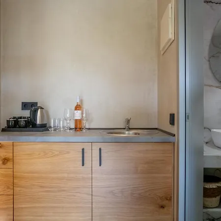 Luminous Luxury Living Aparthotel 4*