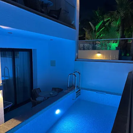 Apart-hotel Luminous Luxury Living 4*