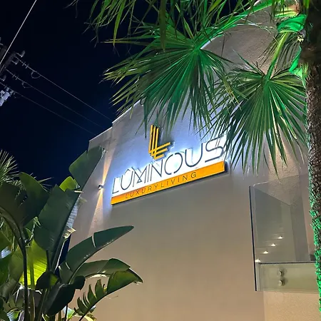 アパートホテル Luminous Luxury Living Kallithea (Chalkidiki)