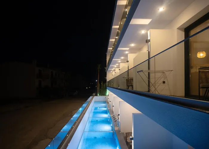 Luminous Luxury Living 아파트호텔
