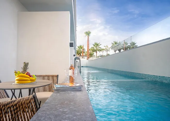 Апарт-отель Luminous Luxury Living