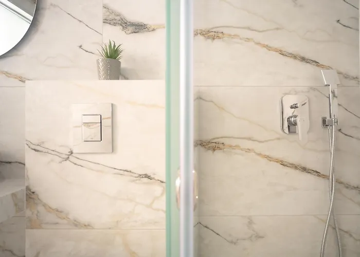 아파트호텔 Luminous Luxury Living 4*
