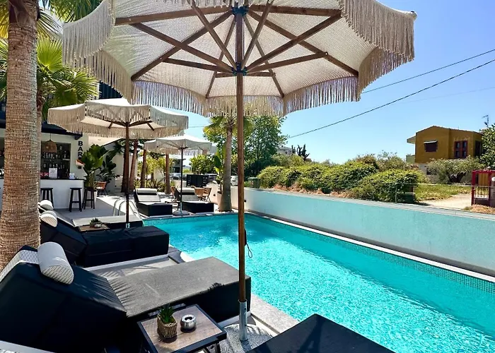 Luminous Luxury Living 아파트호텔