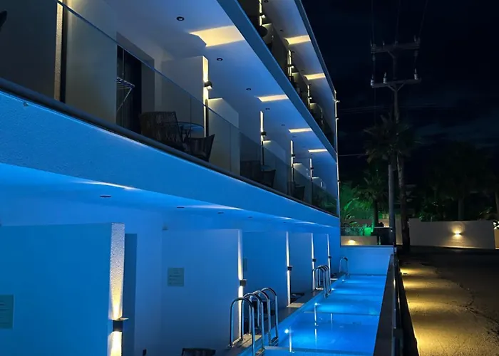 아파트호텔 Luminous Luxury Living 4*